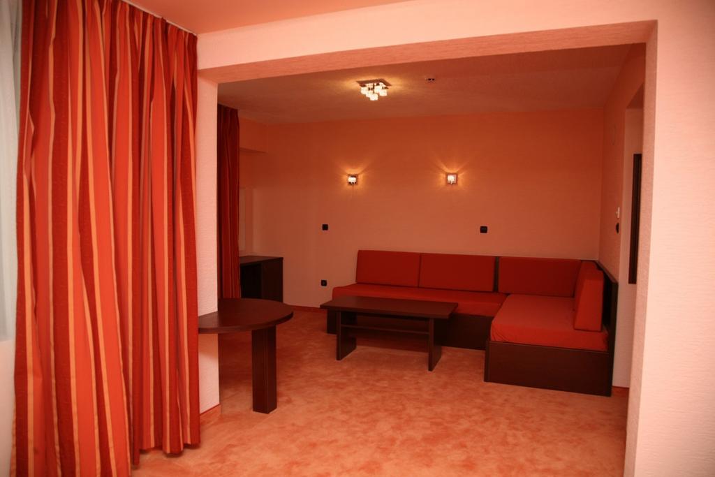 Hotel Time Out-Sandanski Bagian luar foto