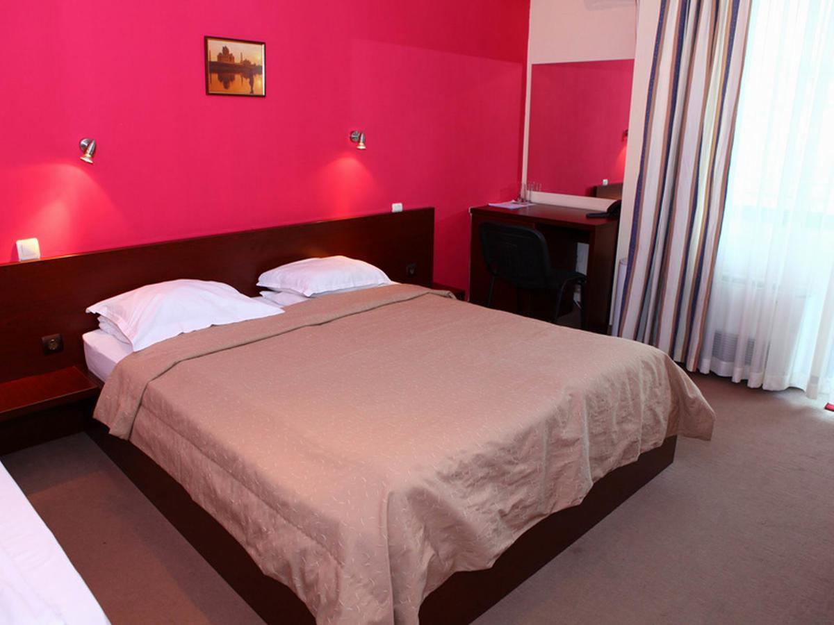 Hotel Time Out-Sandanski Bagian luar foto