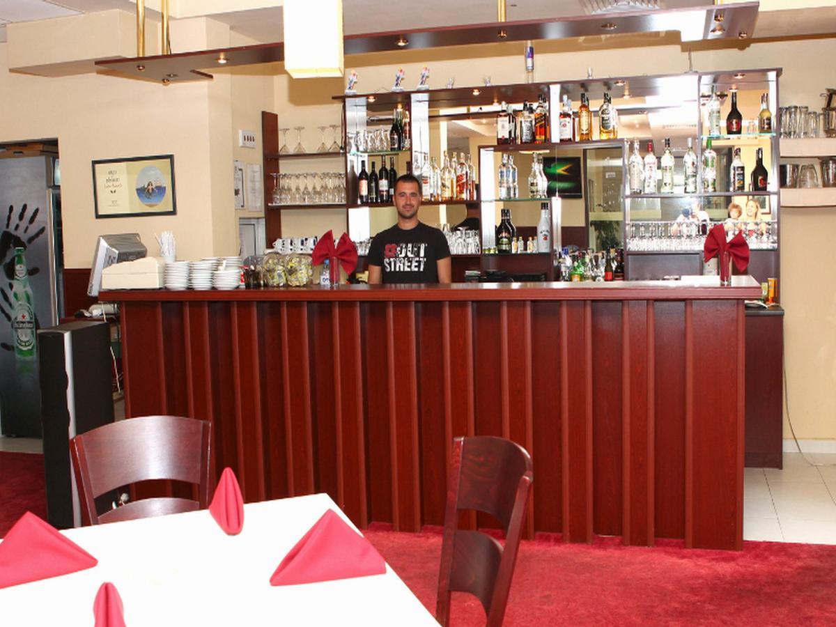 Hotel Time Out-Sandanski Bagian luar foto