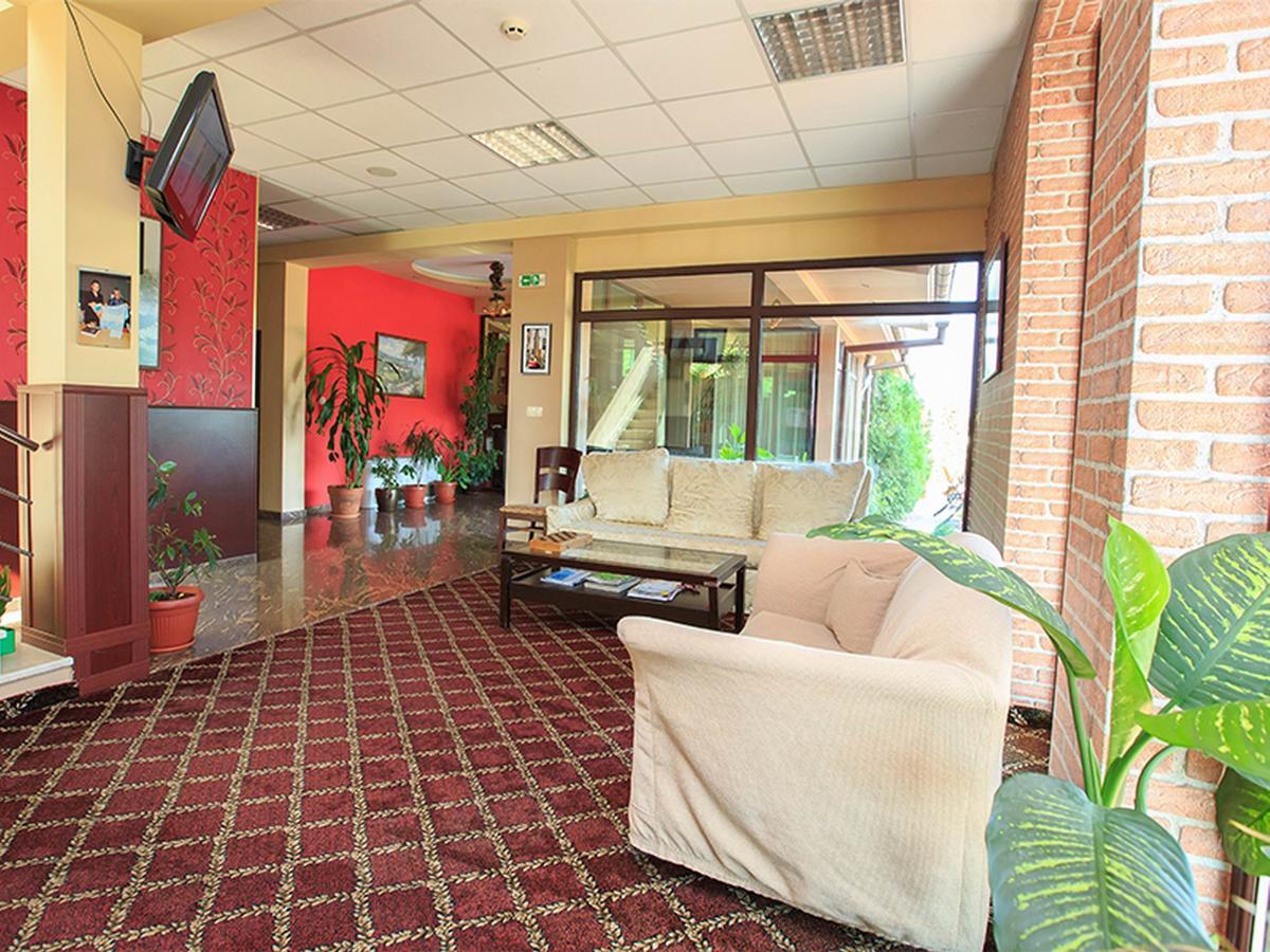 Hotel Time Out-Sandanski Bagian luar foto